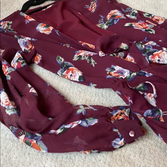 Long open sleeve tie front floral romper - Picture 3 of 6